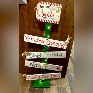 North Pole Holiday Sign